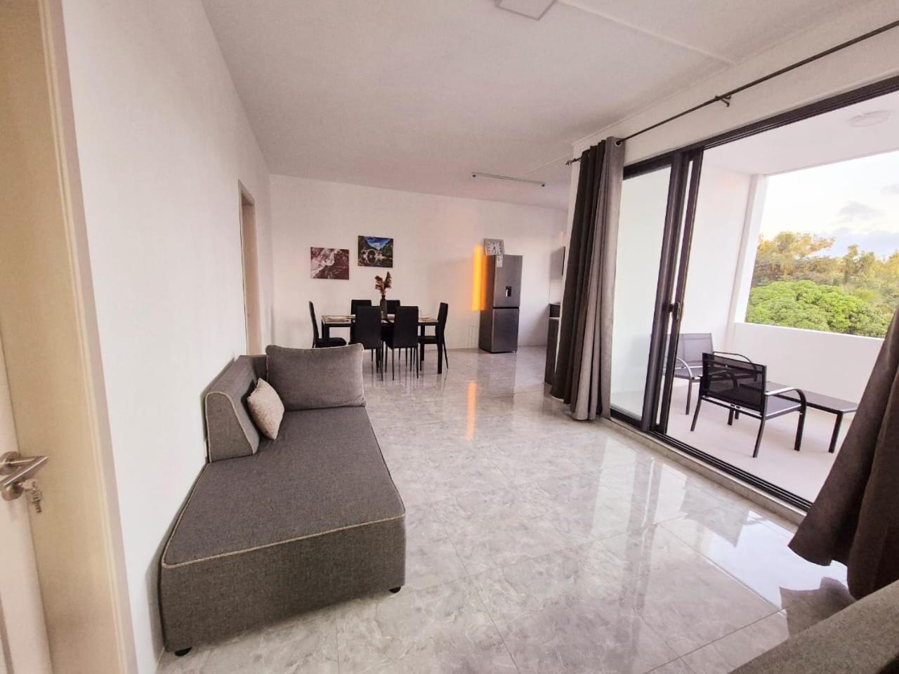 Skyview Apartment- Rooftop Penthouse With Sunset & Sea Views Flic-en-Flacq Buitenkant foto